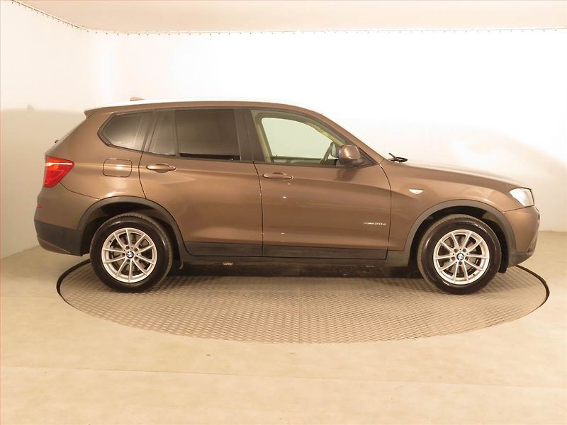 BMW X3 (2012) xDrive20d, 4X4, Serv.kniha - fotka 6 z 15