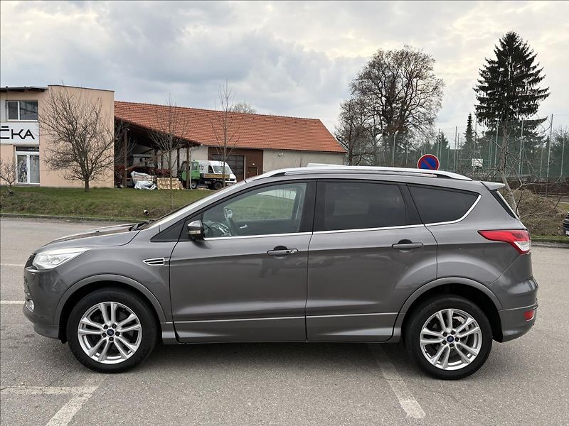 Ford Kuga 2,0 TDCi 120kW 4x4,Individual - fotka 39 z 41