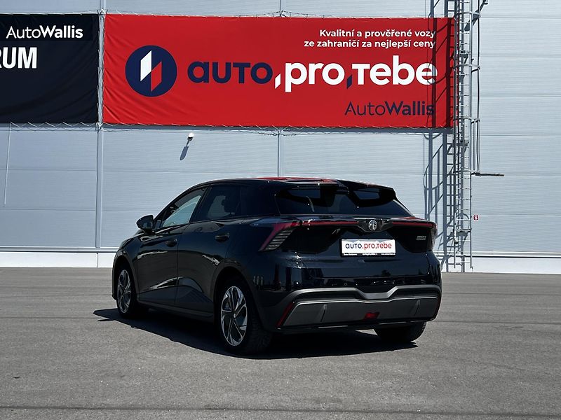 MG MG4 150kW 64kWh LUXURY 1.Maj DPH - fotka 5 z 26