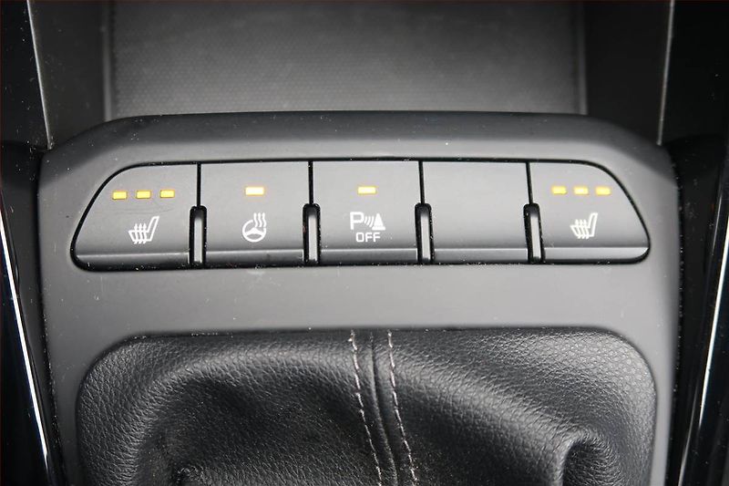 Kia Stonic (2023) Exclusive 1.0 T-GDI, EXCLUSIVE - fotka 20 z 20