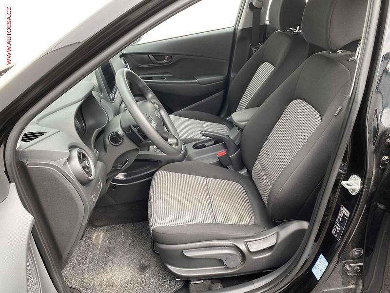 Hyundai Kona (2021) 1.0 T-GDi, AT, +ALU, kamera - fotka 9 z 19