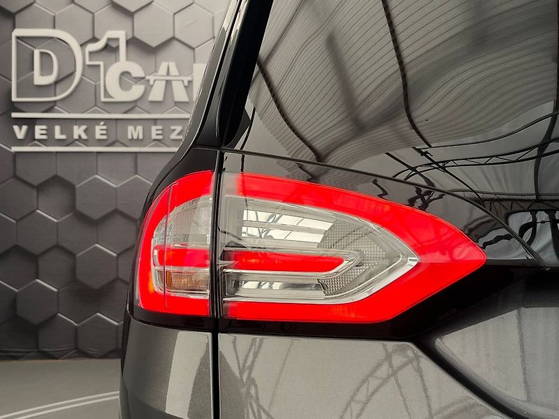 Ford Galaxy (2023) 2.5 HEV Titanium 7míst - fotka 37 z 69
