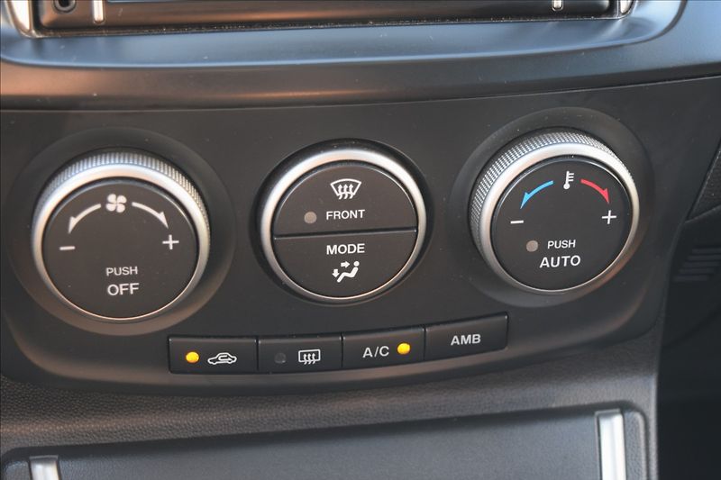Mazda 5 2,0 DiSi 110KW  ALU VÝHŘEV SED - fotka 36 z 46