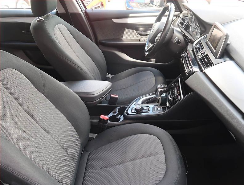 BMW Řada 2 (2016) 218i Active Tourer, Automat - fotka 9 z 16