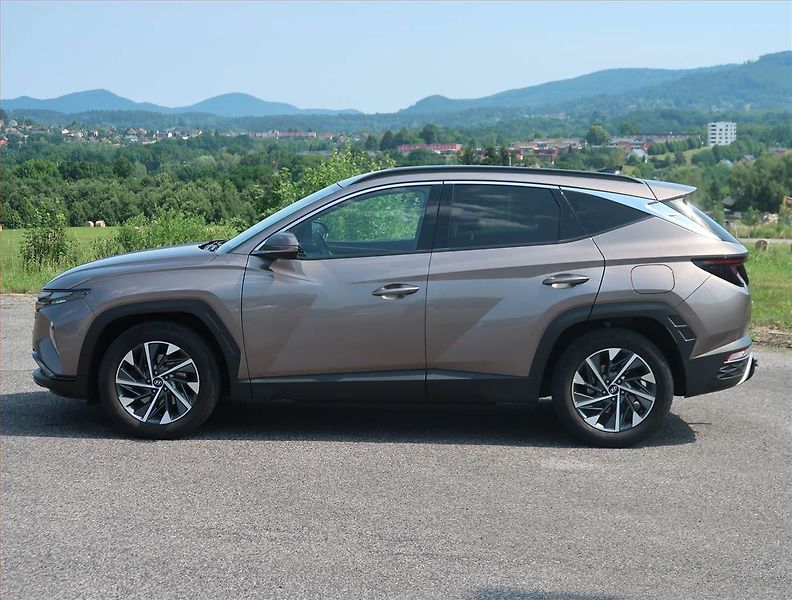 Hyundai Tucson (2022) 1.6 T-GDI - fotka 3 z 13