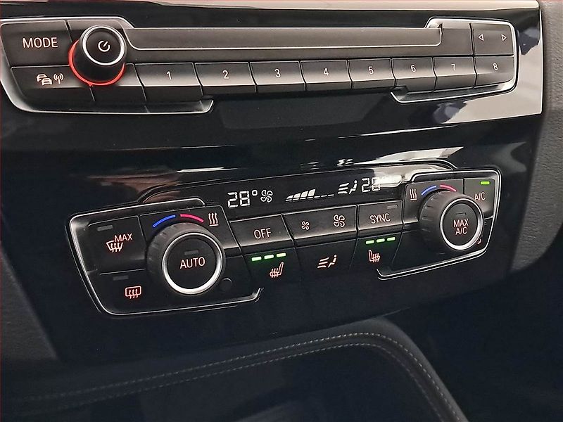 BMW X1 (2017) sDrive18d, Automat, Serv.kniha - fotka 16 z 22