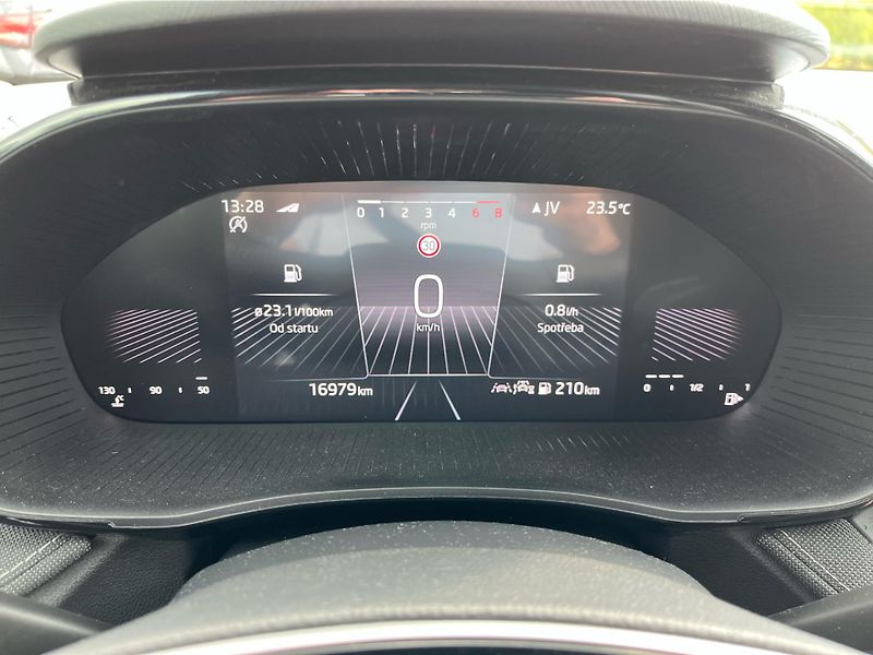 Škoda Fabia 1.0TSI 85kW TOP SELECTION - fotka 13 z 27