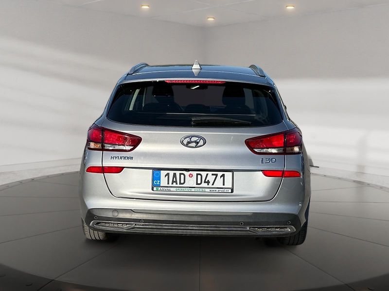 Hyundai i30 (2024) COMFORT 1.5T MHEV 118kW CZ DPH - fotka 5 z 11