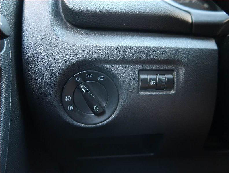 Škoda Fabia (2011) Monte Carlo 1.2 TSI - fotka 15 z 17
