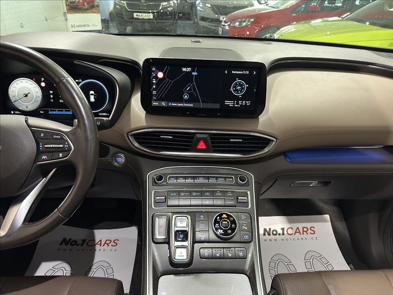 Hyundai Santa Fe 2,2   CRDI 4X4 PREMIUM 360 - fotka 25 z 37