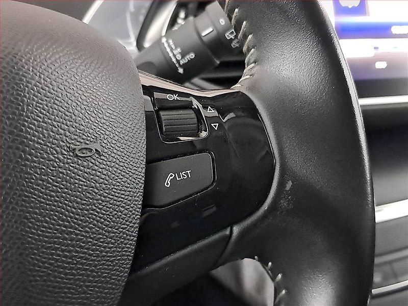 Peugeot 308 (2017) 1.2 PureTech, Serv.kniha - fotka 16 z 19