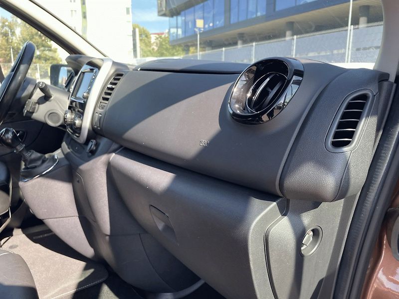 Renault Trafic (2018) 1.6 dCi,SpaceClass,7Míst,107kW - fotka 40 z 47