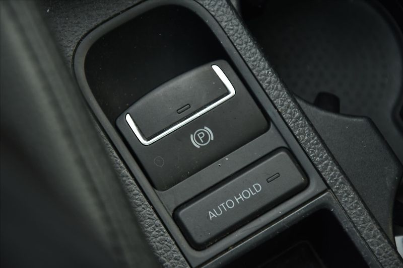 Volkswagen Sharan 1.4 TSI 110kW DSG HIGHLINE - fotka 16 z 28