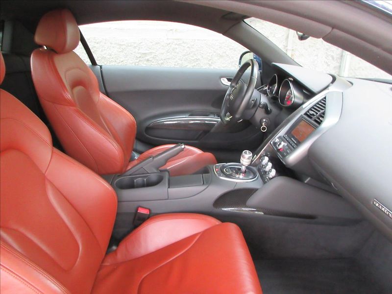 Audi R8 4,2 47tis. Km, Carbon, Top pův - fotka 13 z 28