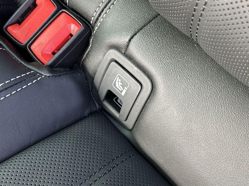 Škoda Superb (2023) Combi 2.0 TSI DSG L&K - fotka 25 z 38