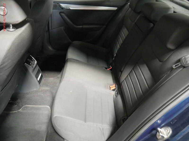 Škoda Octavia (2013) 1.8 TSi, ČR, AC - fotka 10 z 16