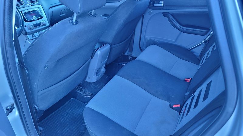 Ford Focus 2,0i LPG do 2032 - fotka 15 z 20