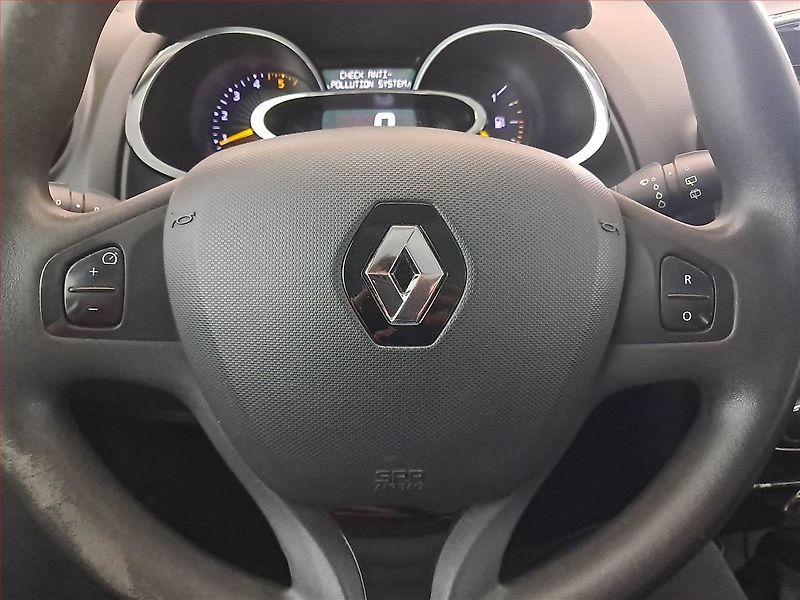 Renault Clio (2015) 1.5 dCi, Navi, Tempomat - fotka 15 z 17