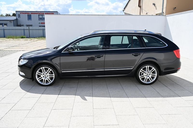 Škoda Superb 2.0TDI 125KW DSG Elegan. 12/09 - fotka 8 z 45