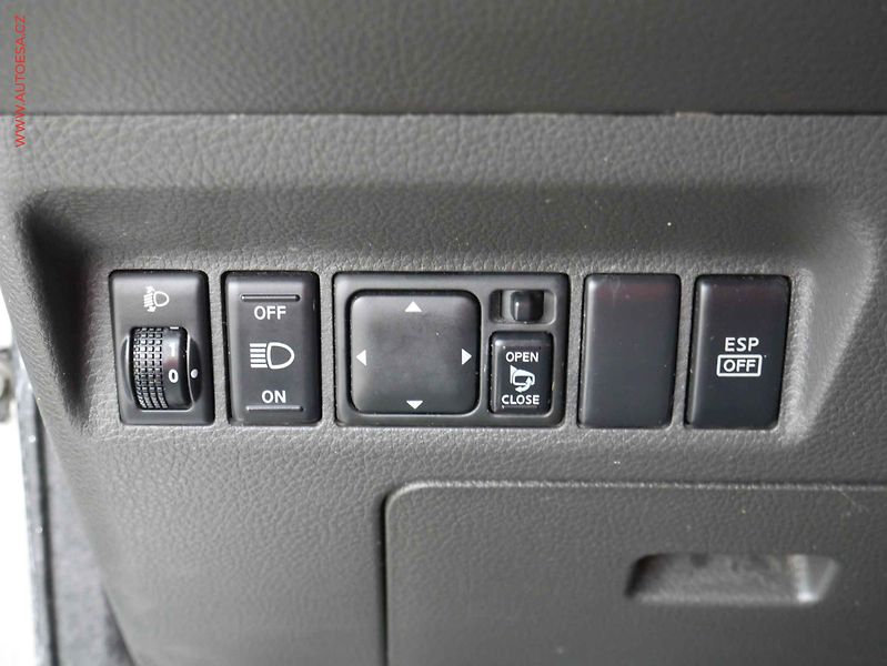 Nissan X-Trail (2004) 2.2 dCi, ČR - fotka 17 z 18