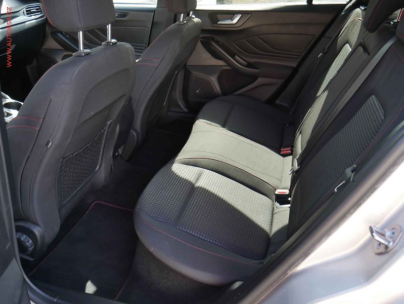 Ford Focus (2020) 2.0 TDCi, 1.maj, ST-Line, AT - fotka 10 z 22