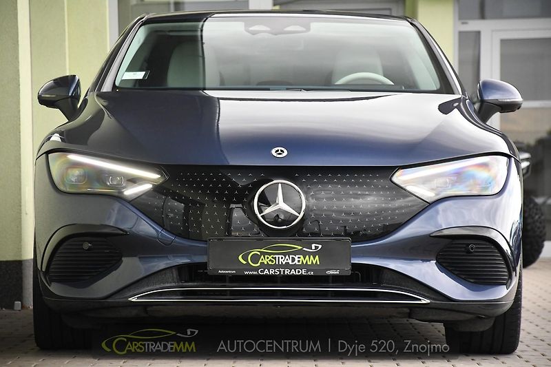 Mercedes-Benz EQE 350 4MATIC - fotka 8 z 56