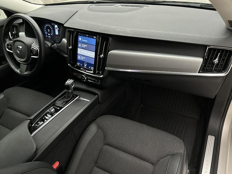 Volvo S90 D4 AWD MOMENTUM AUT - fotka 21 z 44