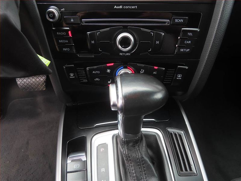 Audi A4 (2013) 2.0 TDI, Automat, Xenony - fotka 16 z 19