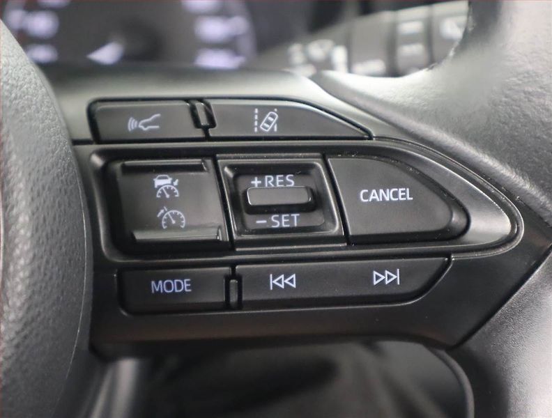 Toyota Yaris (2022) 1.5 VVT-i Hybrid, Automat, ČR - fotka 17 z 22