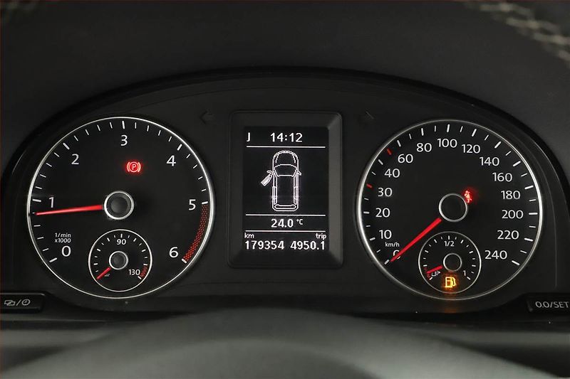 Volkswagen Touran (2014) 1.6 TDI, 7 míst, Navi - fotka 9 z 16