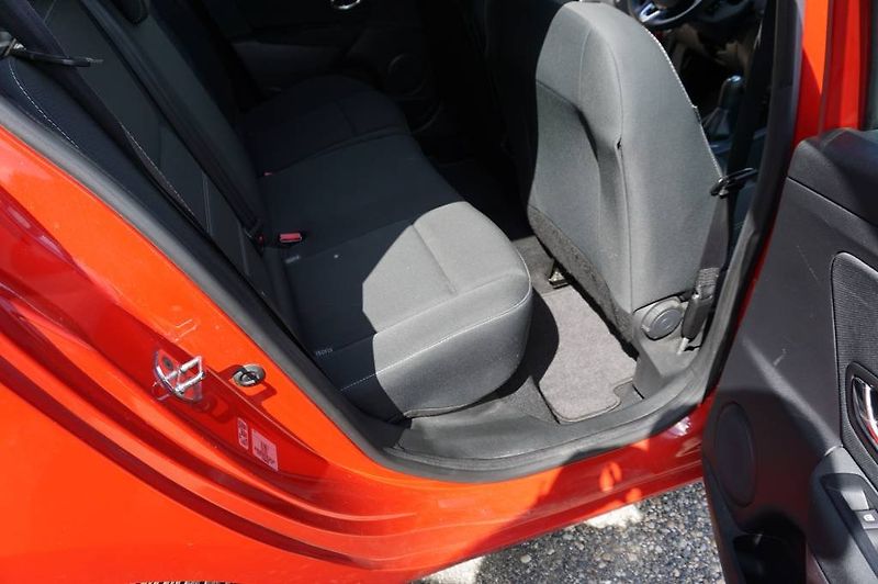 Renault Mégane (2013) 2, MAJITEL NOVÉ V ČR - fotka 13 z 31