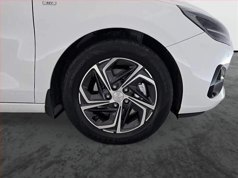 Hyundai i30 (2021) 1.5 T-GDI MHEV, Automat, ČR - fotka 15 z 18