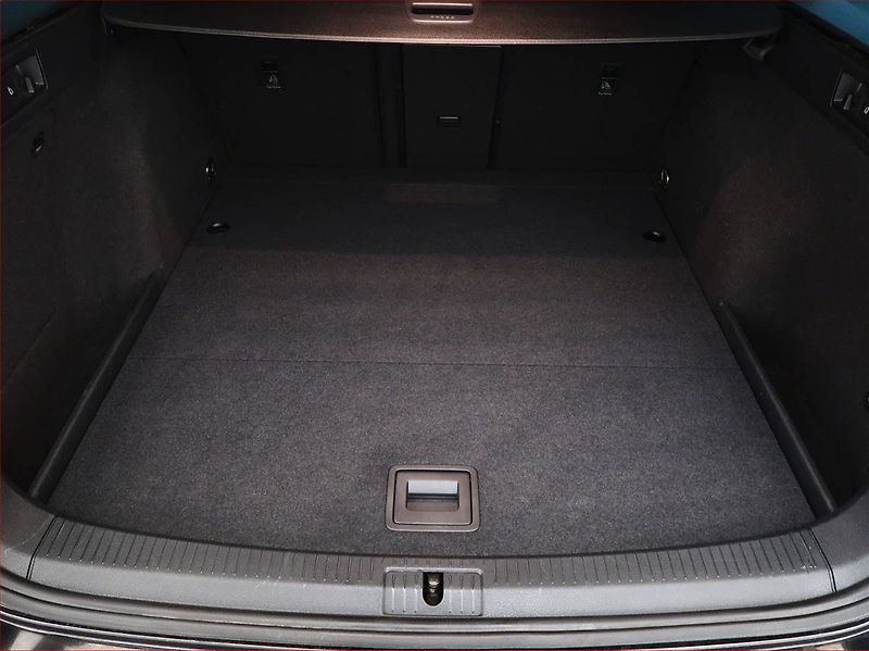 Volkswagen Golf (2018) 1.6 TDI, Automat, Navi, Xenony - fotka 14 z 18
