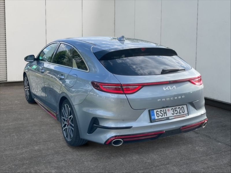 Kia ProCeed 1,6 T-GDI GT AT - fotka 4 z 11