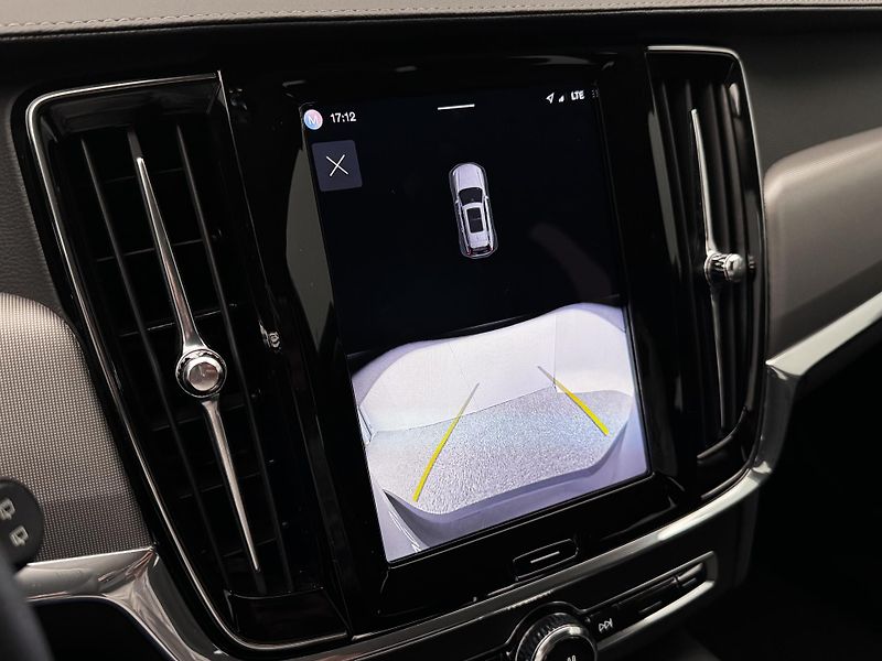 Volvo V90 CC B4 AWD PLUS CZ REZERVACE - fotka 50 z 51