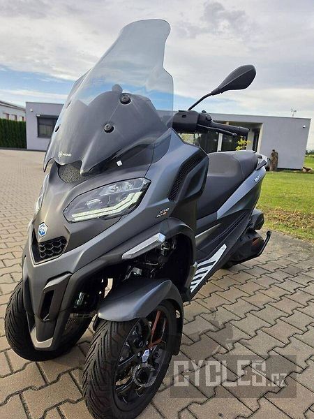 Piaggio MP3 530 Exclusive (2024) - fotka 9 z 20