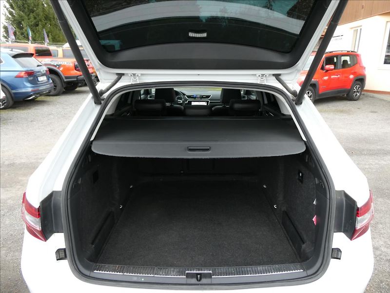 Škoda Superb 2,0 TDI 140kW 4x4 DSG Laurin&K - fotka 20 z 56