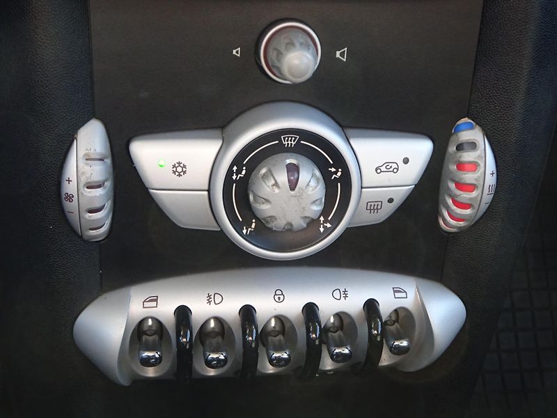 Mini One 1.4 70kW KLIMA SERVIS - fotka 13 z 20