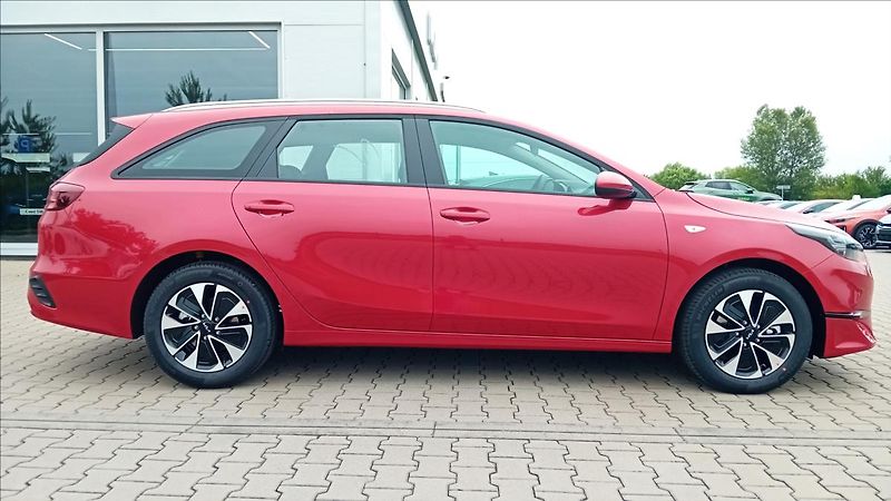 Kia Ceed 1,5 SW T-GDi 7DCT SPIN - fotka 4 z 13