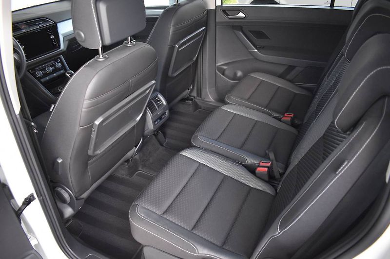 Volkswagen Touran (2022) 1.5TSI 110kW,tažné,záruka,LED - fotka 14 z 25
