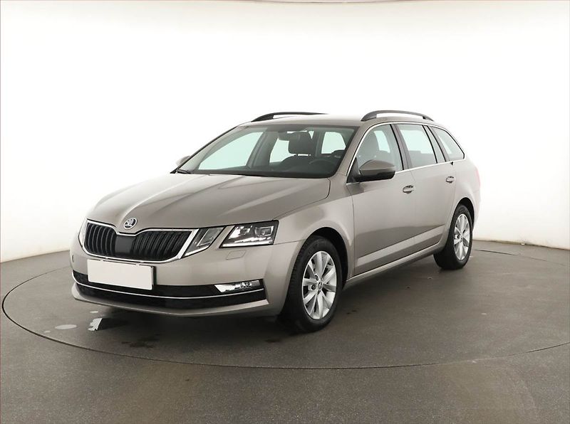 Škoda Octavia (2018) Ambition Plus 1.6 TDI - fotka 2 z 14