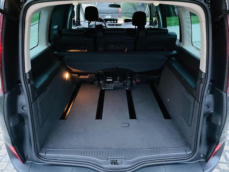 Renault Grand Espace 2.0dCi MANUÁL VÝHŘEV SENZORY - fotka 20 z 38