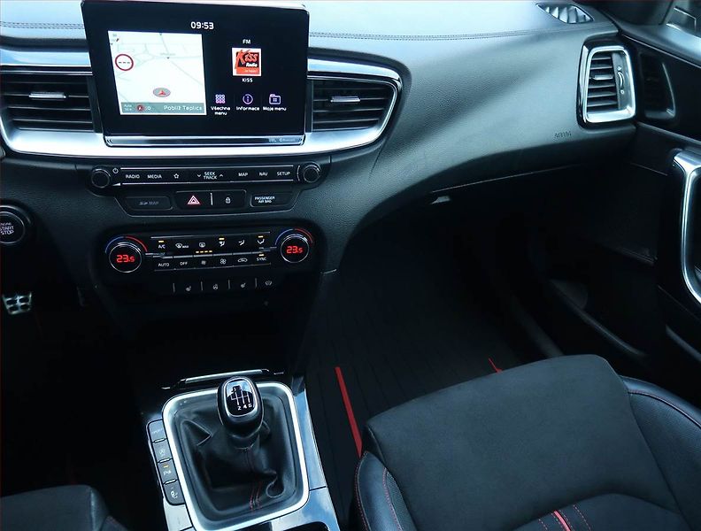 Toyota Yaris (2023) 1.5 VVT-i - fotka 12 z 19