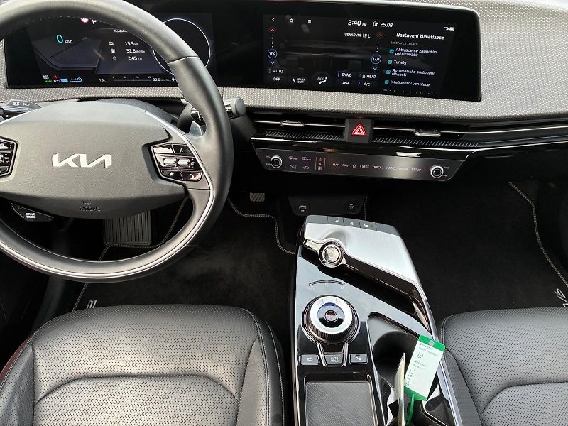 Kia EV6 (2022) EARTH 77kWh 168kW CZ DPH - fotka 10 z 11