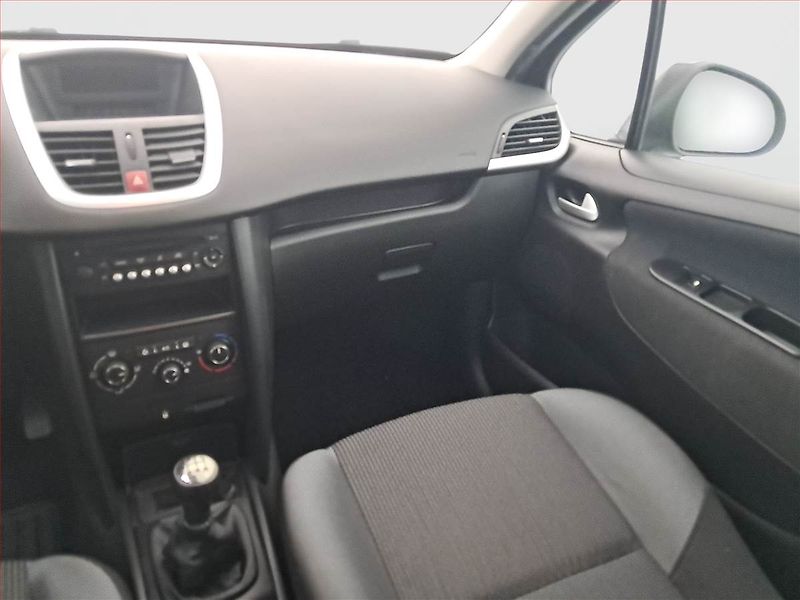 Peugeot 207 (2010) 1.4 VTi, po STK, zamluveno - fotka 8 z 17
