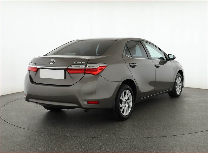 Toyota Corolla (2019) 1.6 Valvematic, ČR,1.maj - fotka 5 z 17