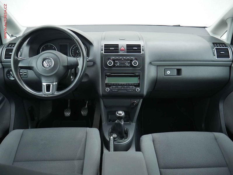 Volkswagen Touran (2011) 1.6TDi, ČR, autoAC - fotka 8 z 13