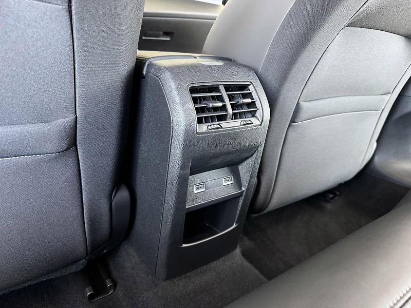 Peugeot 308 1,2PT 96KW*ALLURE*Kamera*DPH - fotka 29 z 33