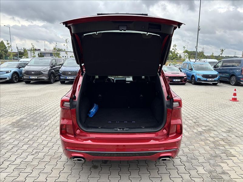 Ford Kuga 1,5 EcoBoost 111kW ST-Line X - fotka 10 z 40