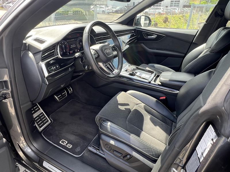 Audi Q8 (2020) 3.0TDI, quattro, S line - fotka 18 z 37